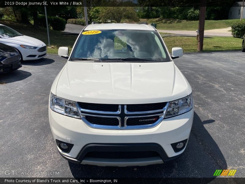 Vice White / Black 2019 Dodge Journey SE