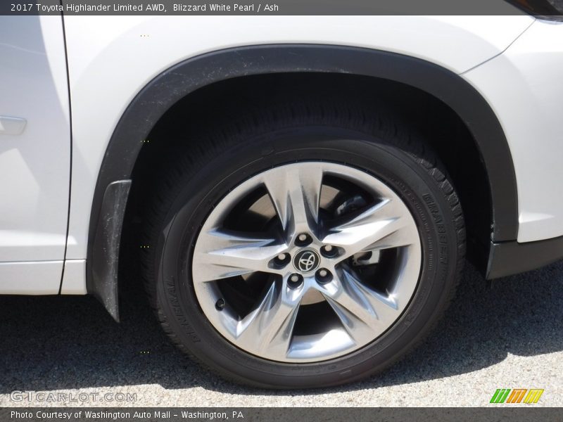 Blizzard White Pearl / Ash 2017 Toyota Highlander Limited AWD