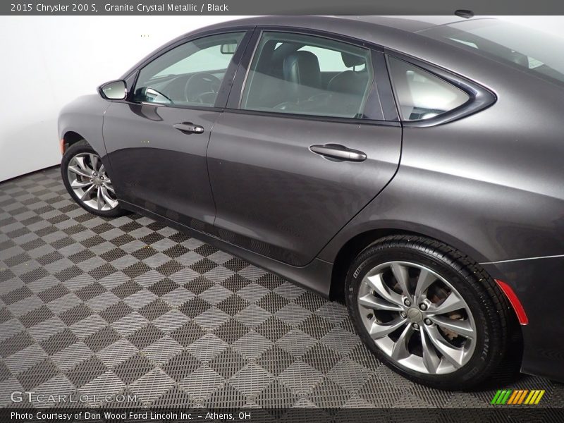 Granite Crystal Metallic / Black 2015 Chrysler 200 S