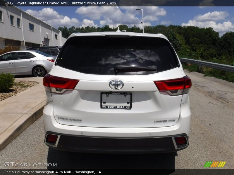 Blizzard White Pearl / Ash 2017 Toyota Highlander Limited AWD