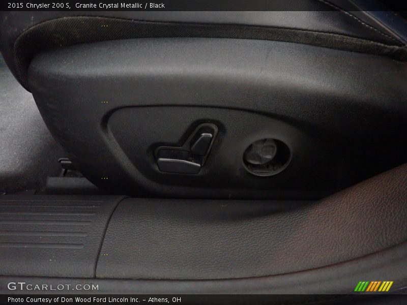 Granite Crystal Metallic / Black 2015 Chrysler 200 S