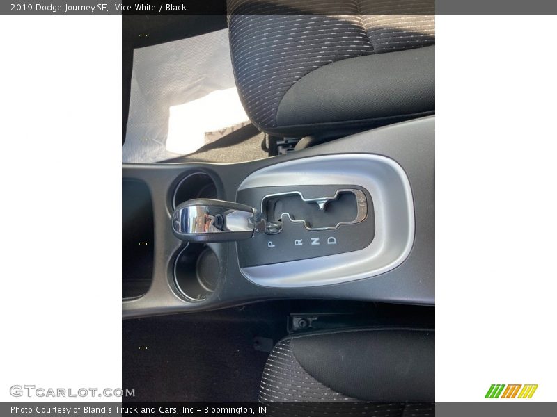 Vice White / Black 2019 Dodge Journey SE
