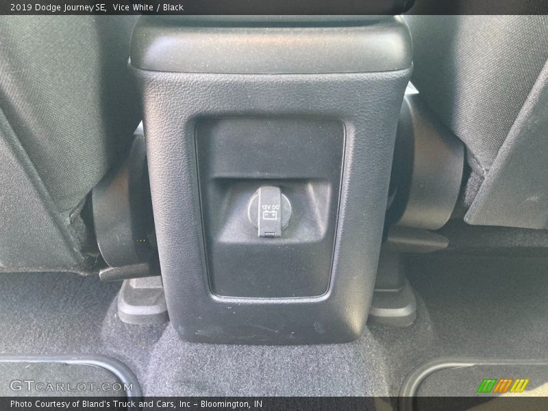Vice White / Black 2019 Dodge Journey SE