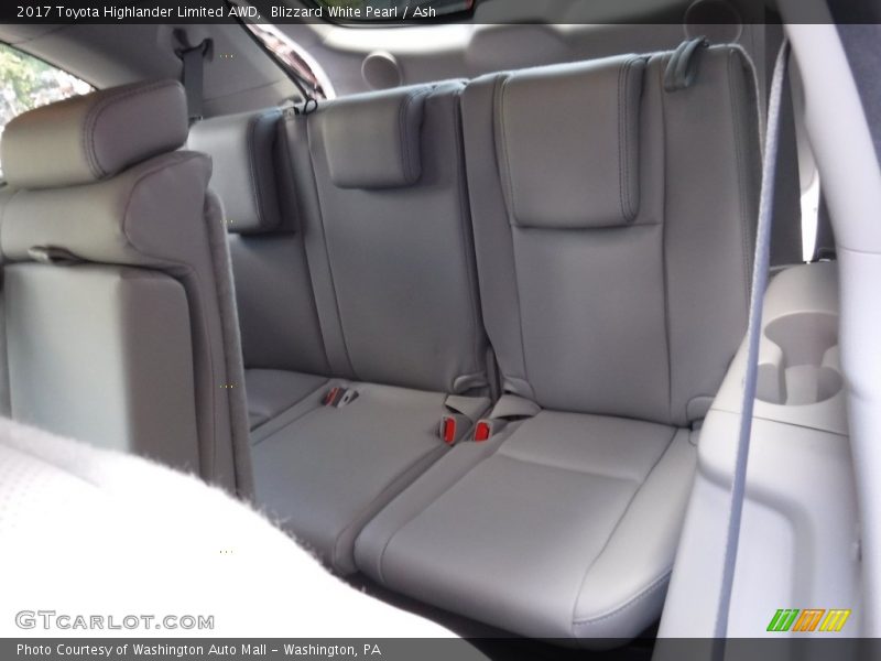 Blizzard White Pearl / Ash 2017 Toyota Highlander Limited AWD