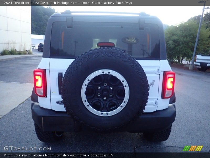 Oxford White / Black Onyx 2021 Ford Bronco Base Sasquatch Package 4x4 2-Door
