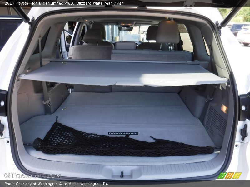 Blizzard White Pearl / Ash 2017 Toyota Highlander Limited AWD