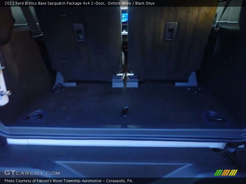 Oxford White / Black Onyx 2021 Ford Bronco Base Sasquatch Package 4x4 2-Door