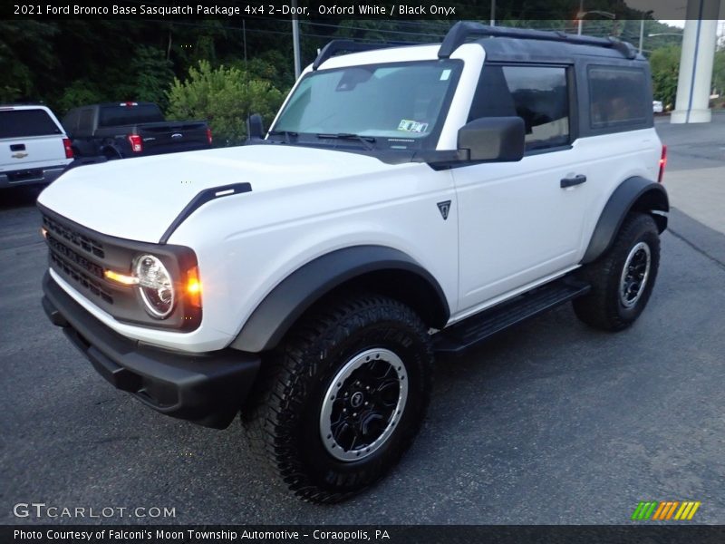 Front 3/4 View of 2021 Bronco Base Sasquatch Package 4x4 2-Door