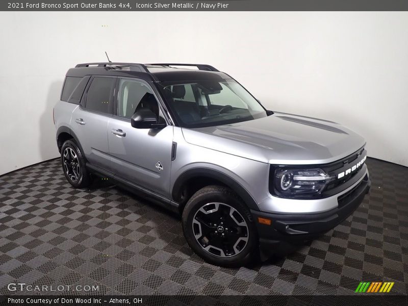 Iconic Silver Metallic / Navy Pier 2021 Ford Bronco Sport Outer Banks 4x4