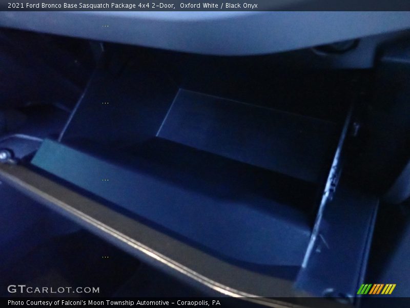 Oxford White / Black Onyx 2021 Ford Bronco Base Sasquatch Package 4x4 2-Door