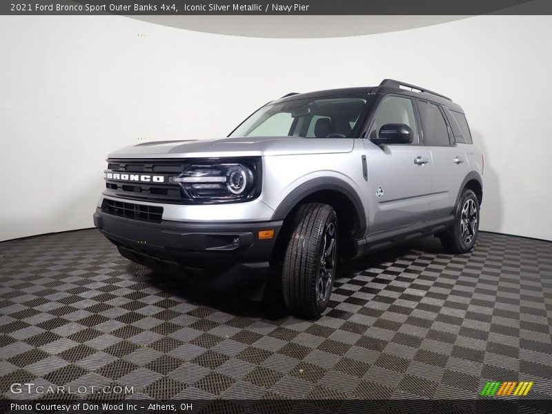 Iconic Silver Metallic / Navy Pier 2021 Ford Bronco Sport Outer Banks 4x4