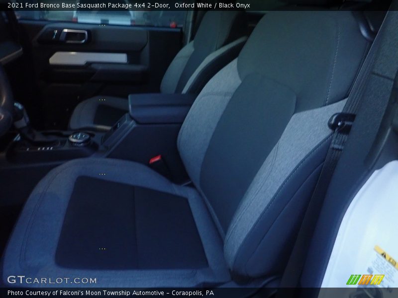 Oxford White / Black Onyx 2021 Ford Bronco Base Sasquatch Package 4x4 2-Door