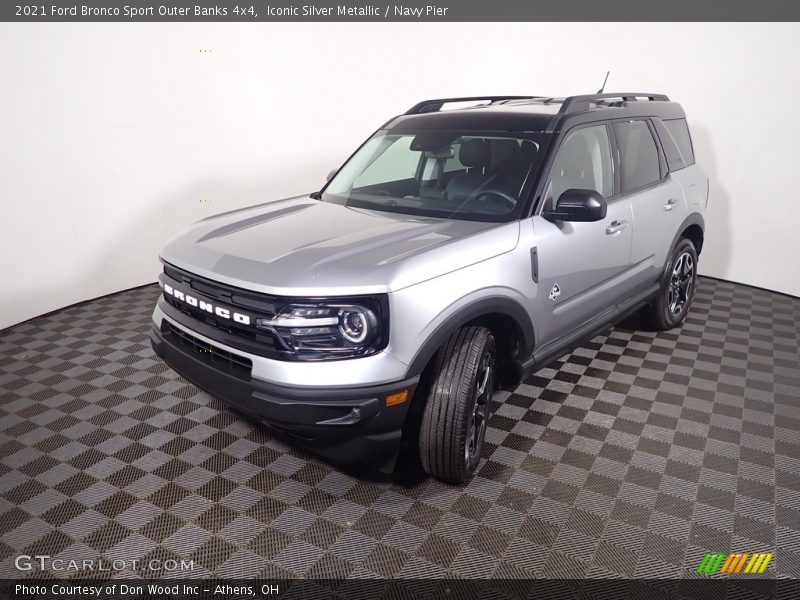 Iconic Silver Metallic / Navy Pier 2021 Ford Bronco Sport Outer Banks 4x4