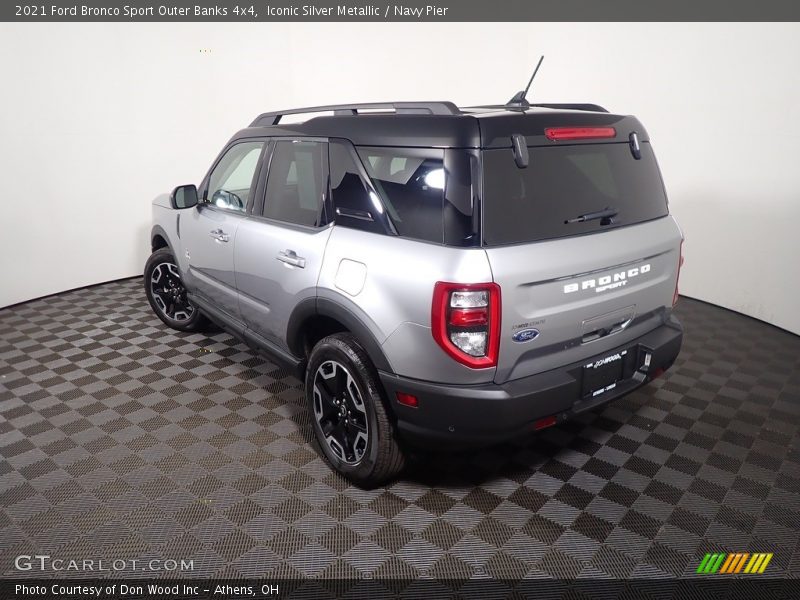 Iconic Silver Metallic / Navy Pier 2021 Ford Bronco Sport Outer Banks 4x4