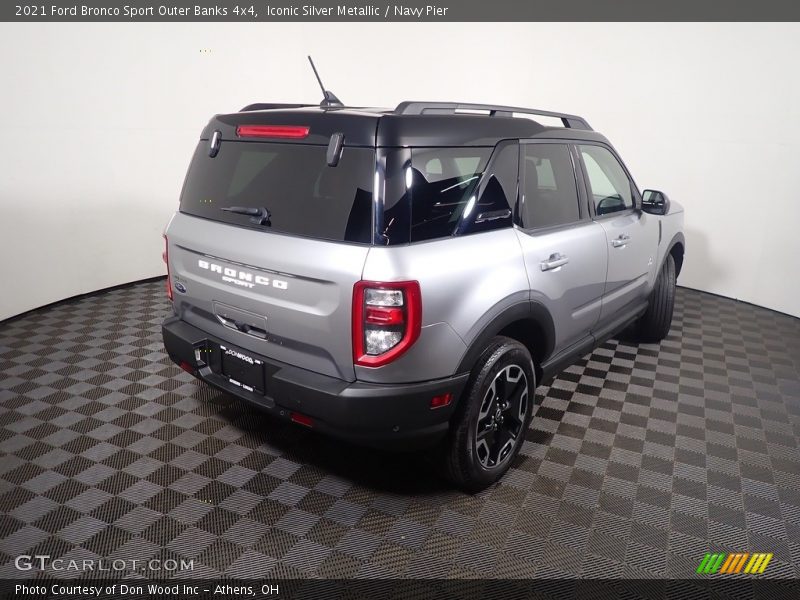 Iconic Silver Metallic / Navy Pier 2021 Ford Bronco Sport Outer Banks 4x4