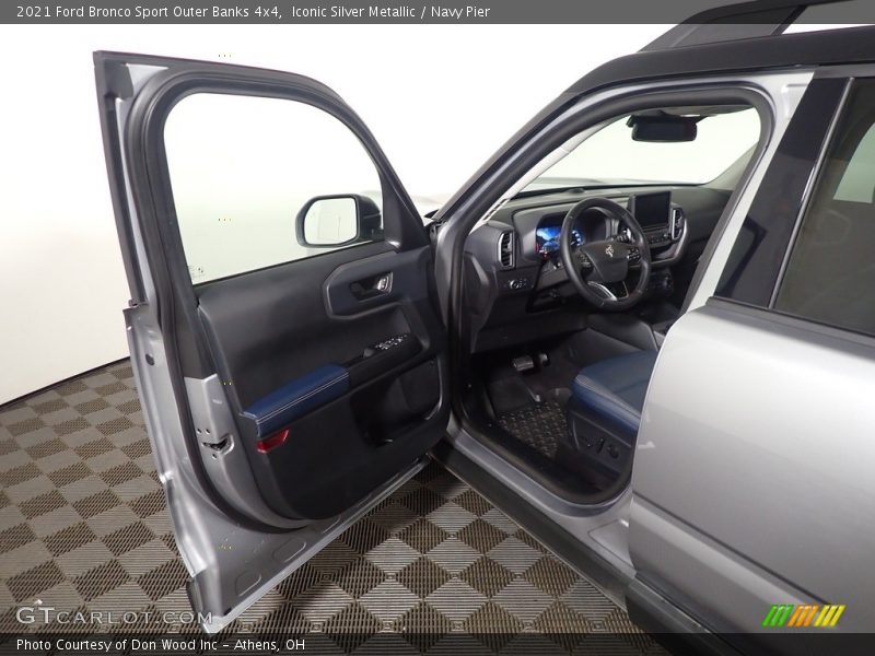 Iconic Silver Metallic / Navy Pier 2021 Ford Bronco Sport Outer Banks 4x4