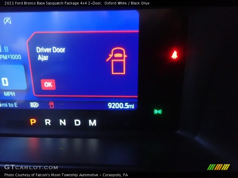 Oxford White / Black Onyx 2021 Ford Bronco Base Sasquatch Package 4x4 2-Door