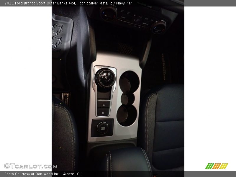 Iconic Silver Metallic / Navy Pier 2021 Ford Bronco Sport Outer Banks 4x4