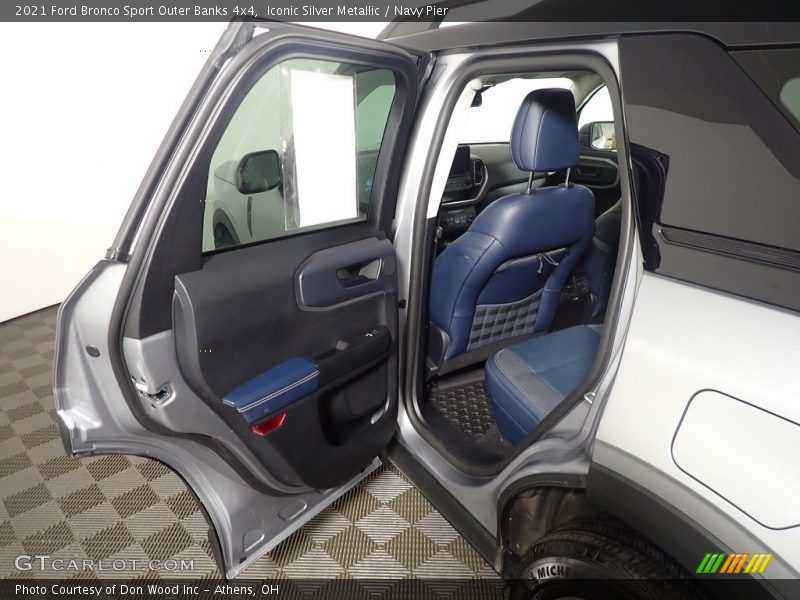 Iconic Silver Metallic / Navy Pier 2021 Ford Bronco Sport Outer Banks 4x4