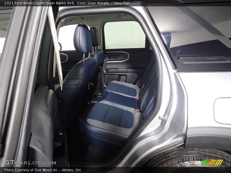 Iconic Silver Metallic / Navy Pier 2021 Ford Bronco Sport Outer Banks 4x4