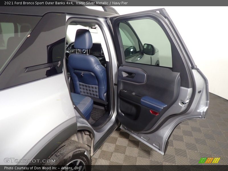 Iconic Silver Metallic / Navy Pier 2021 Ford Bronco Sport Outer Banks 4x4