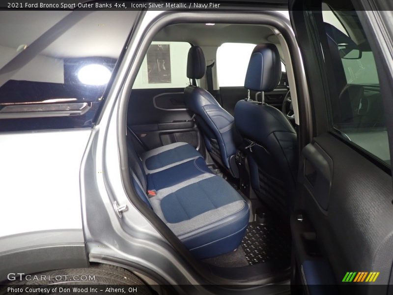 Iconic Silver Metallic / Navy Pier 2021 Ford Bronco Sport Outer Banks 4x4