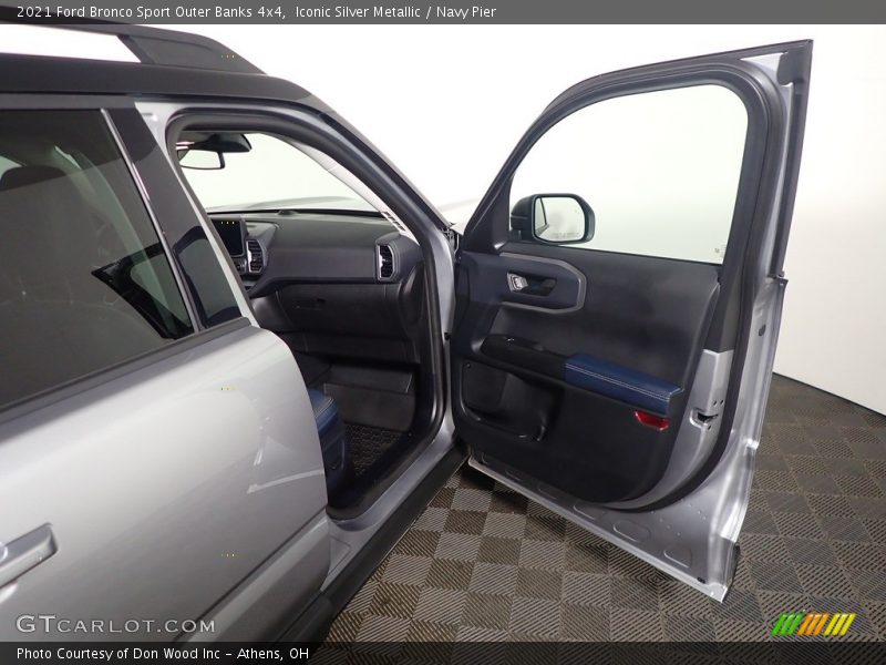 Iconic Silver Metallic / Navy Pier 2021 Ford Bronco Sport Outer Banks 4x4