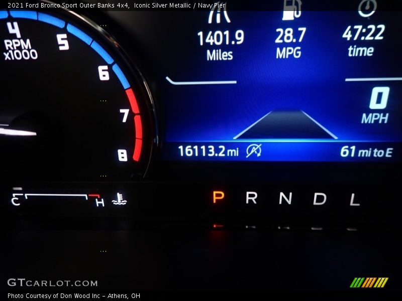 Iconic Silver Metallic / Navy Pier 2021 Ford Bronco Sport Outer Banks 4x4