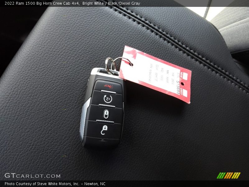 Bright White / Black/Diesel Gray 2022 Ram 1500 Big Horn Crew Cab 4x4