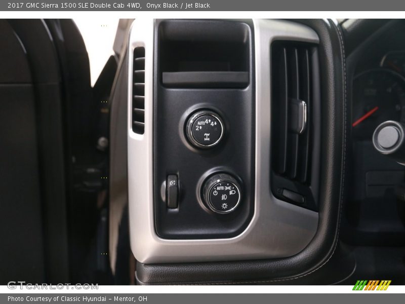 Onyx Black / Jet Black 2017 GMC Sierra 1500 SLE Double Cab 4WD