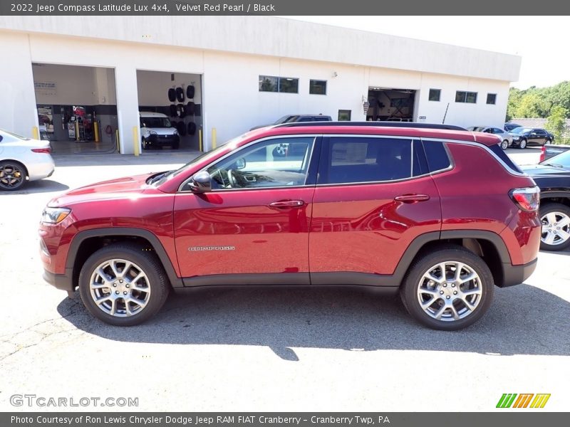 Velvet Red Pearl / Black 2022 Jeep Compass Latitude Lux 4x4