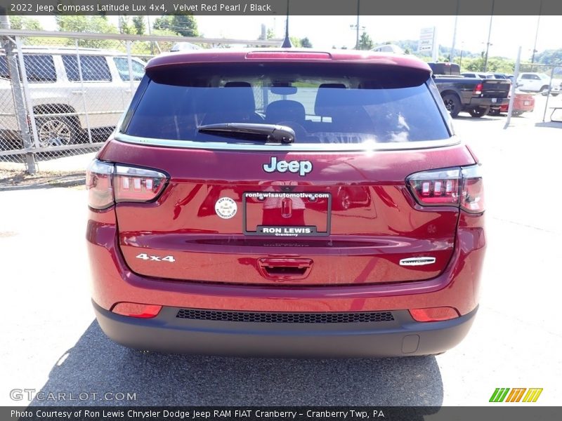 Velvet Red Pearl / Black 2022 Jeep Compass Latitude Lux 4x4