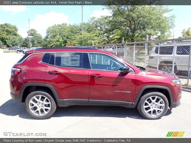 Velvet Red Pearl / Black 2022 Jeep Compass Latitude Lux 4x4
