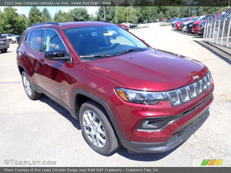 Velvet Red Pearl / Black 2022 Jeep Compass Latitude Lux 4x4