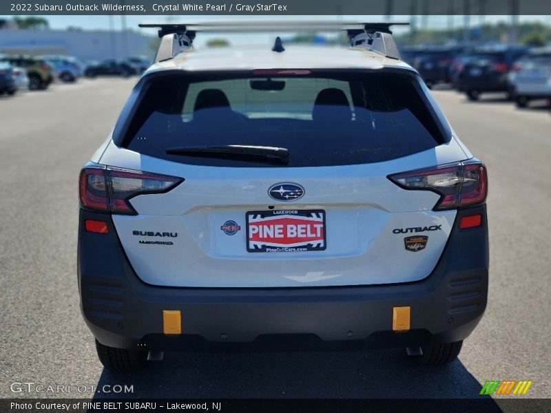 Crystal White Pearl / Gray StarTex 2022 Subaru Outback Wilderness