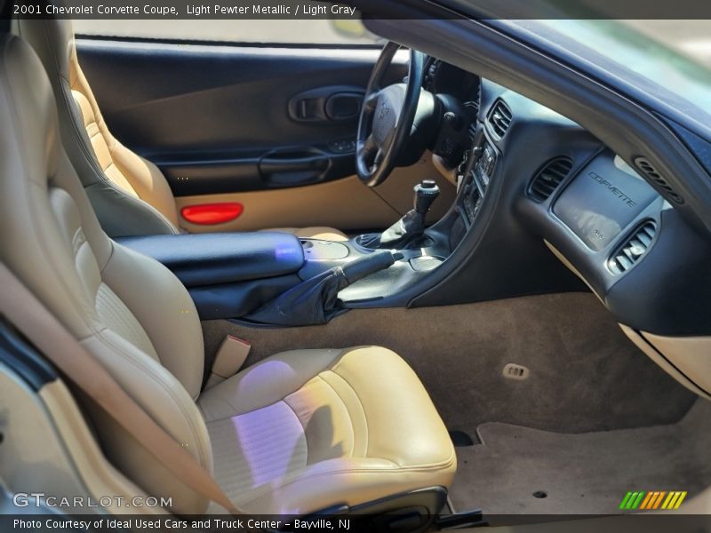 Light Pewter Metallic / Light Gray 2001 Chevrolet Corvette Coupe