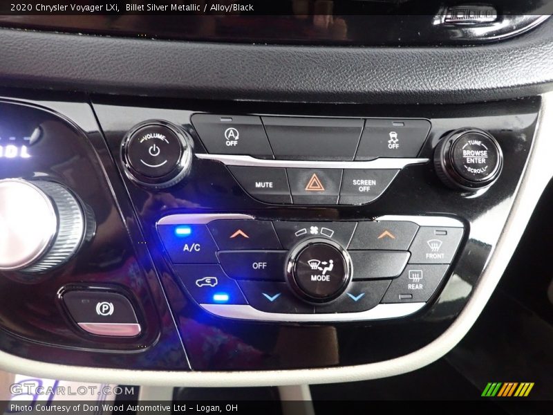 Billet Silver Metallic / Alloy/Black 2020 Chrysler Voyager LXi