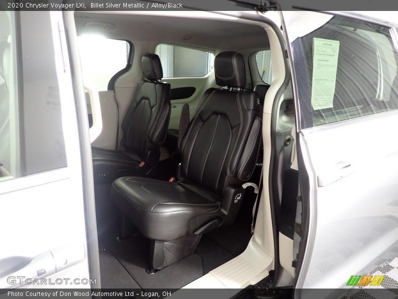 Billet Silver Metallic / Alloy/Black 2020 Chrysler Voyager LXi