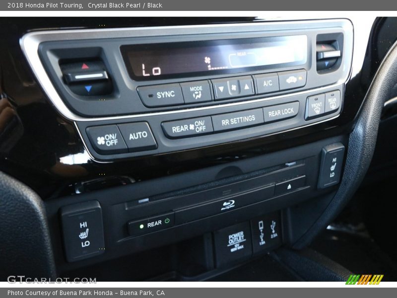 Controls of 2018 Pilot Touring