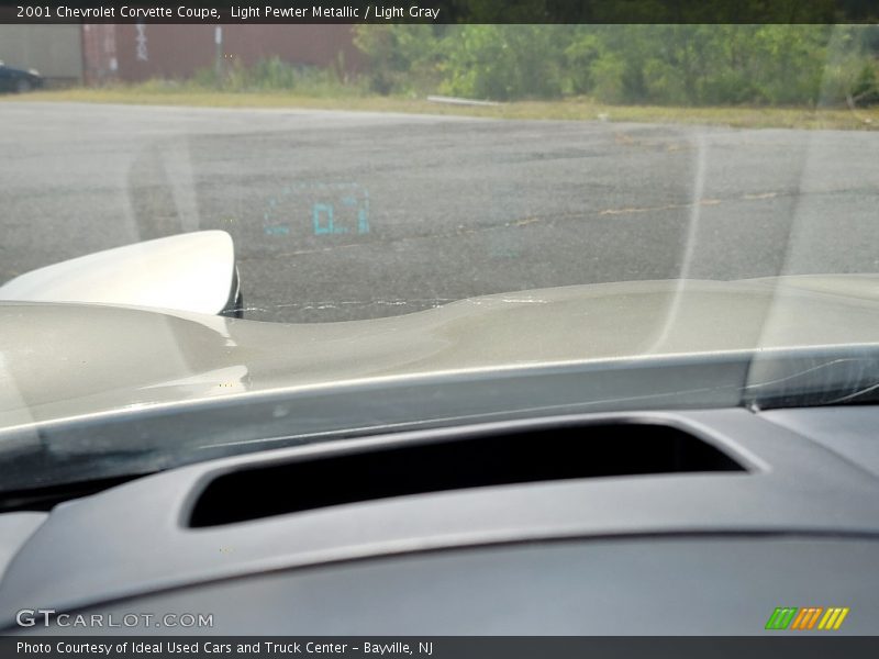 Light Pewter Metallic / Light Gray 2001 Chevrolet Corvette Coupe