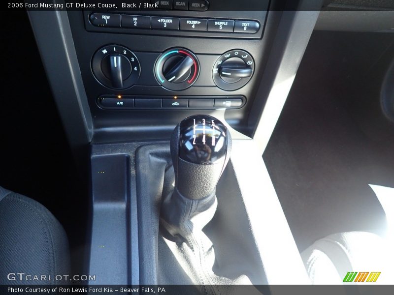 Black / Black 2006 Ford Mustang GT Deluxe Coupe