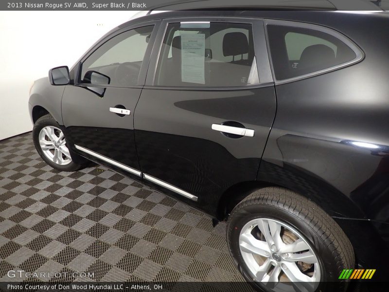 Super Black / Black 2013 Nissan Rogue SV AWD