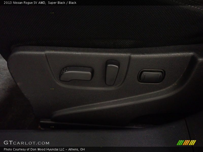 Super Black / Black 2013 Nissan Rogue SV AWD
