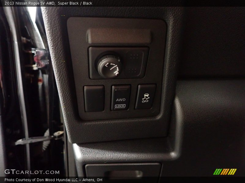 Super Black / Black 2013 Nissan Rogue SV AWD