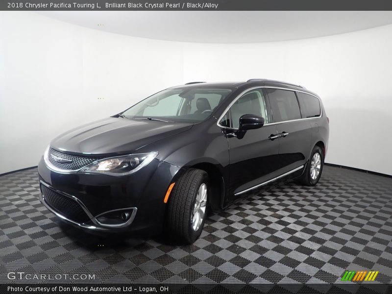 Brilliant Black Crystal Pearl / Black/Alloy 2018 Chrysler Pacifica Touring L