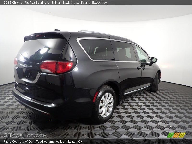 Brilliant Black Crystal Pearl / Black/Alloy 2018 Chrysler Pacifica Touring L