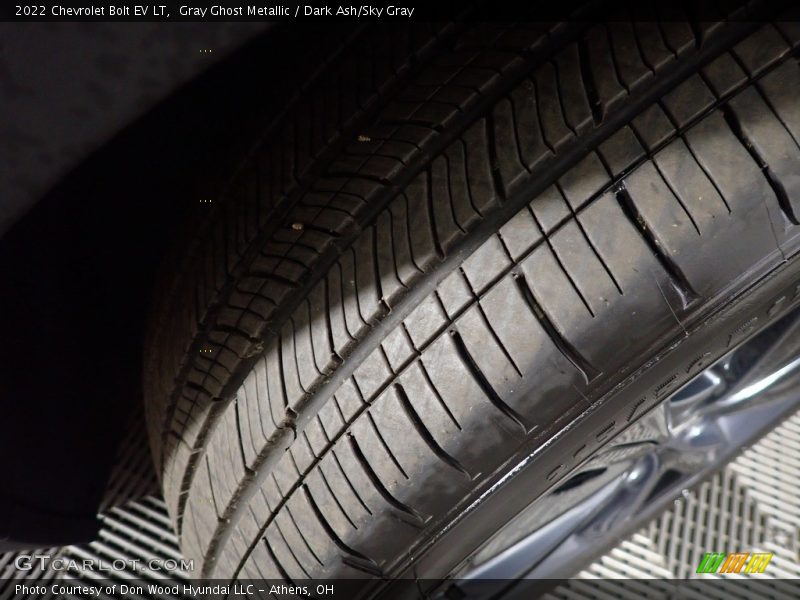Gray Ghost Metallic / Dark Ash/Sky Gray 2022 Chevrolet Bolt EV LT