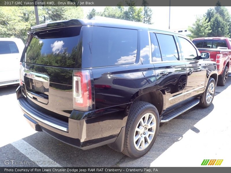 Onyx Black / Jet Black 2017 GMC Yukon Denali 4WD