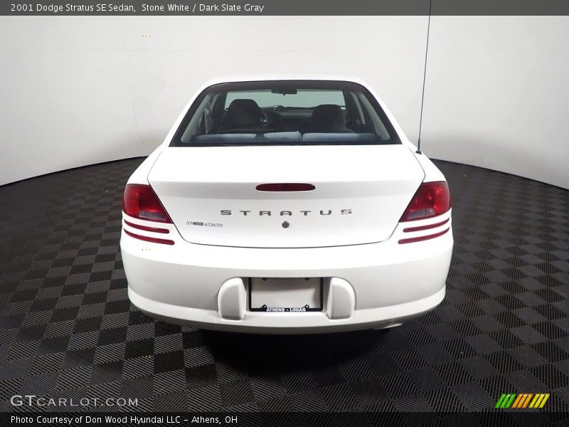 Stone White / Dark Slate Gray 2001 Dodge Stratus SE Sedan