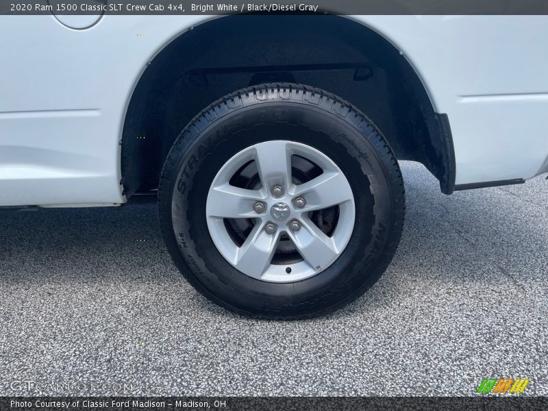 Bright White / Black/Diesel Gray 2020 Ram 1500 Classic SLT Crew Cab 4x4